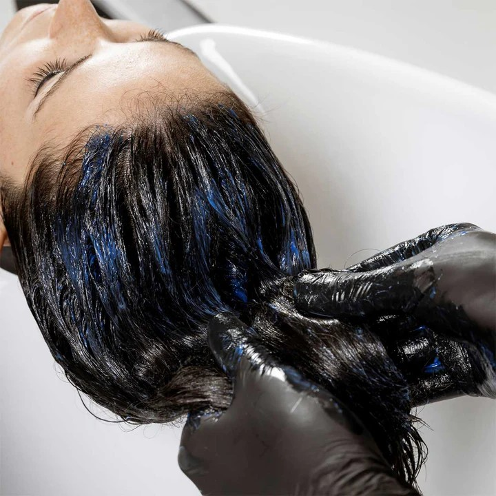 Milk_Shake Cold Brunette Conditioner model's hair