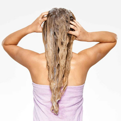 Milk_Shake Volumizing Shampoo model